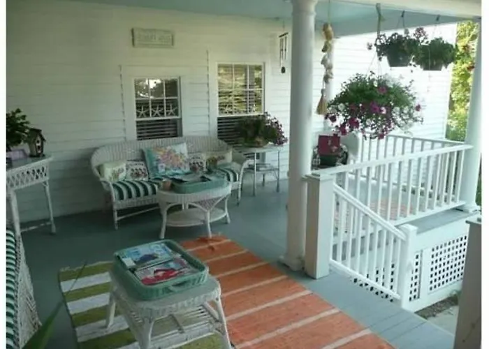 Topsides Bed & Breakfast Wolfeboro