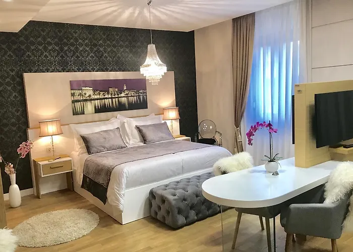 Vip Rooms Split