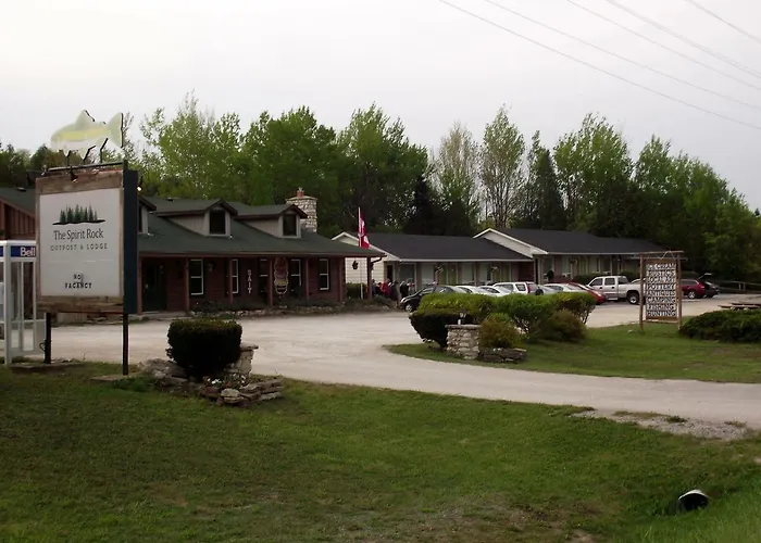 The Spirit Rock Outpost & Lodge Wiarton