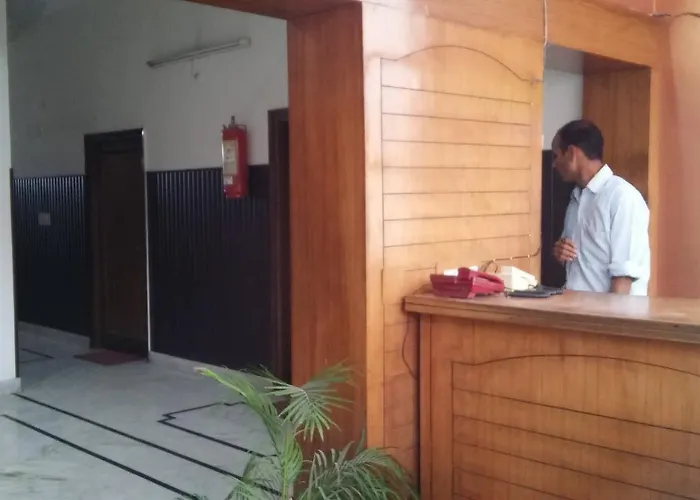 Oyo 6001 Hotel City Palace Dehradun