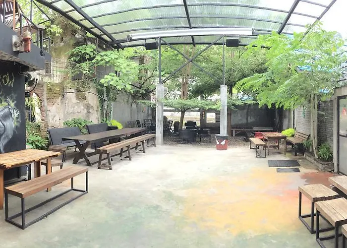 Bat & Arrow Hotel Padang 