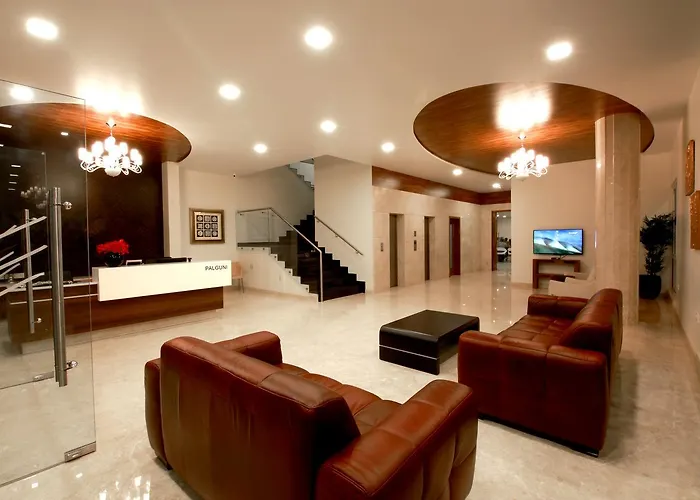 Palguni Residency Hotel Hassan