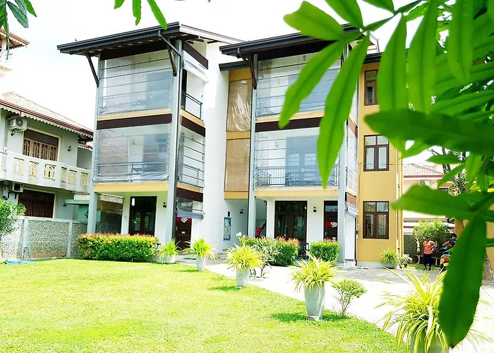 Sea Breeze Deluxe Inn Negombo