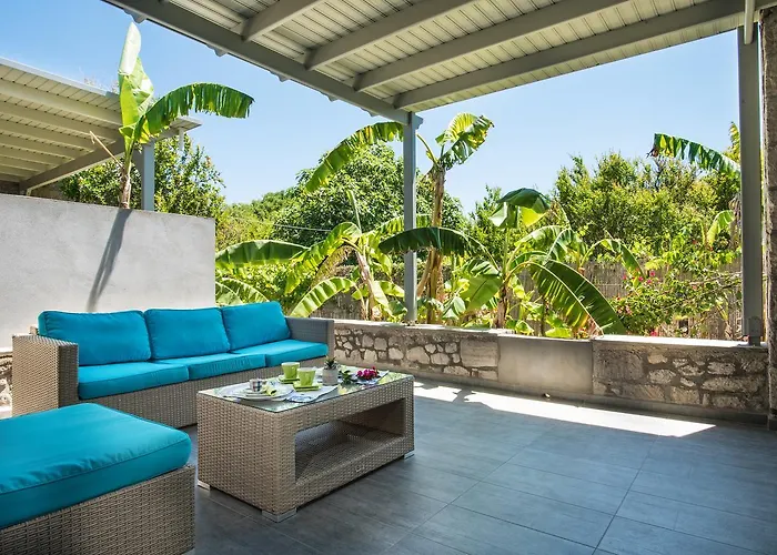 Melagrana Aparthotel Adamantas