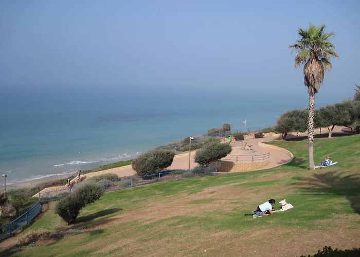 Nitza Seaview Apartments Netanya