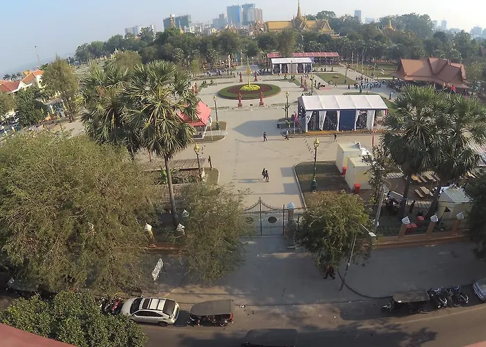 Golden Noura Villa-Pub & Restaurant Phnom Penh