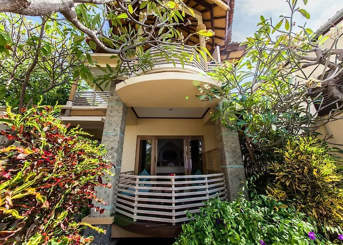 Blue Moon Villas Resort Amed 