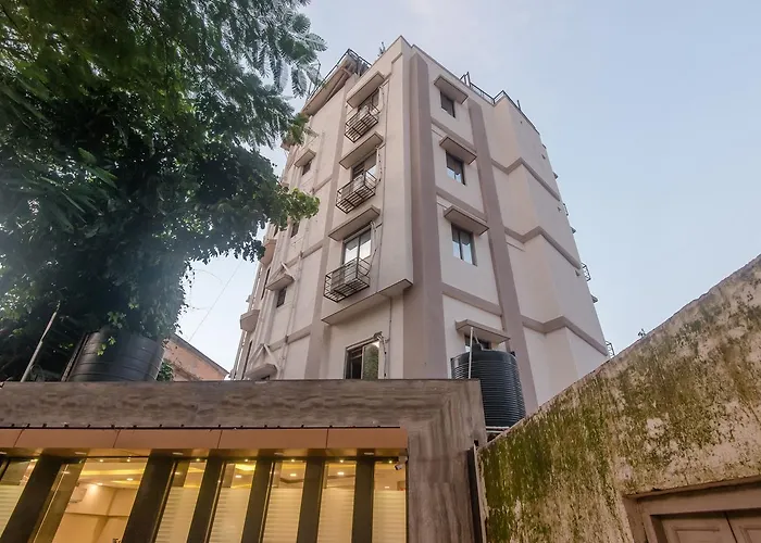 Oyo 9748 Hotel Girgaon Palace Mumbai