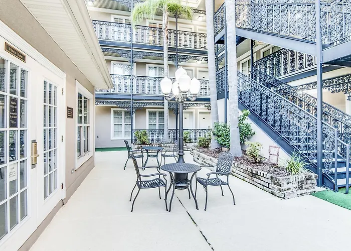 La Plaza Apartments Metairie