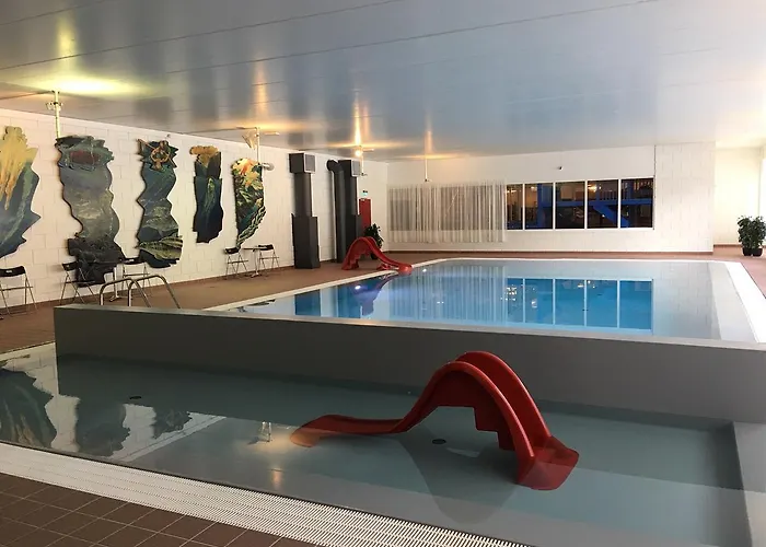 Vesterland Feriepark Hytter, Hotell Og Leikeland Sogndal