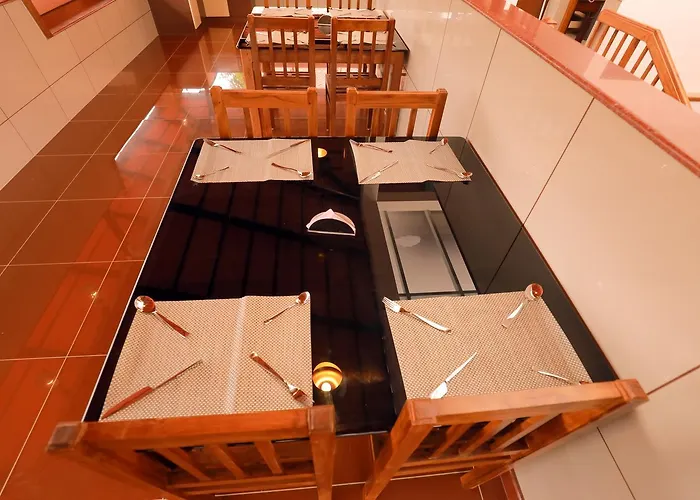 Roses Inn Fortkochi