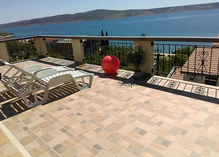 Apartments Europa - Bed And Breakfast Starigrad