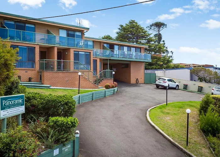 Panoramic Townhouses By Lisa Merimbula