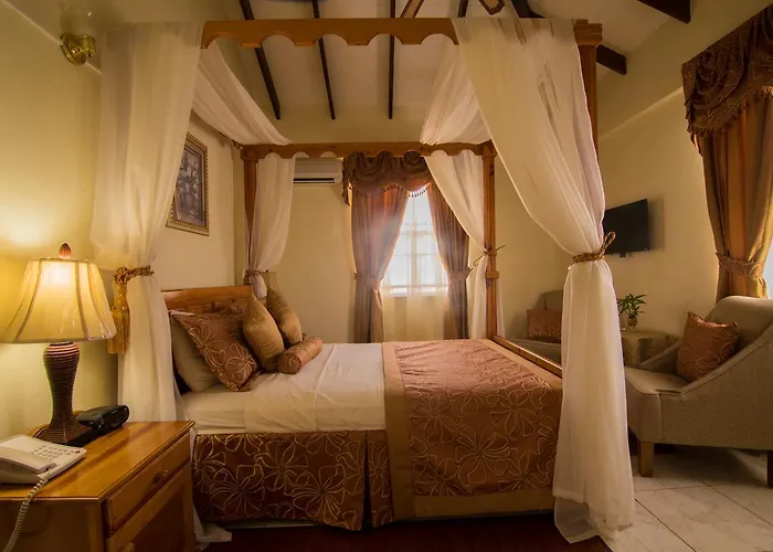Hotel Alexandrina Kingstown