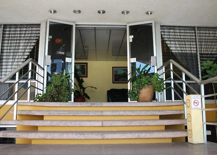 Hotel Dinastía Colima