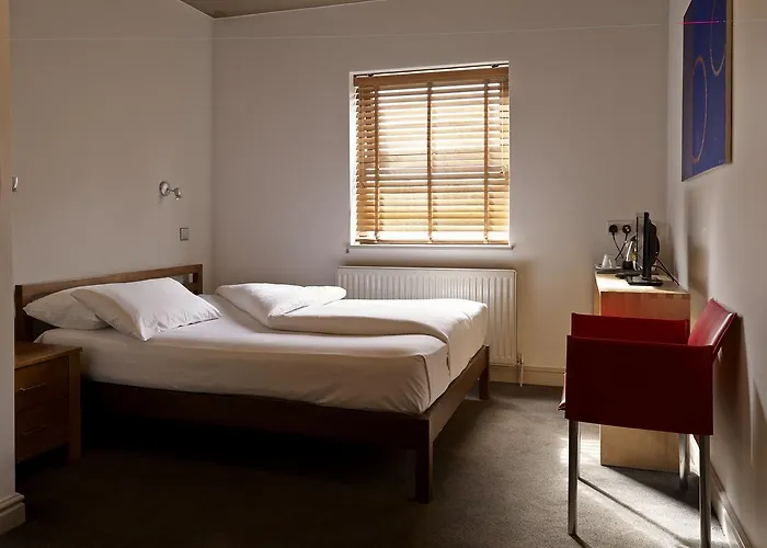 Cini Hotel Leicester