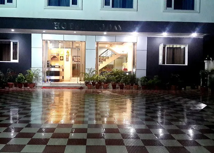 Hotel Today, Katra
