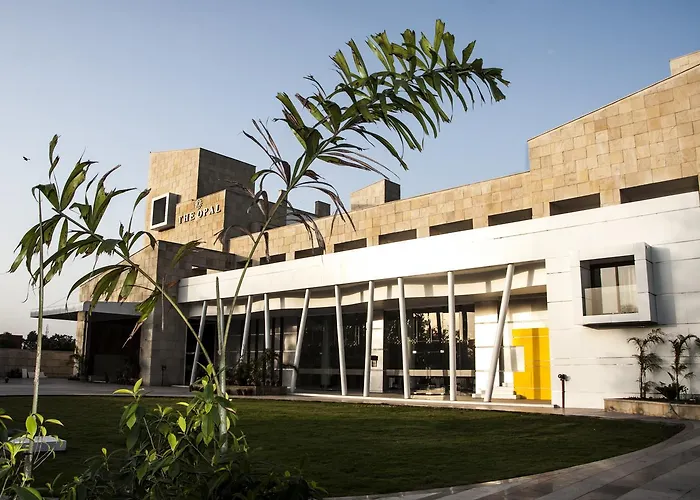 The Opal Hotel Rampur 
