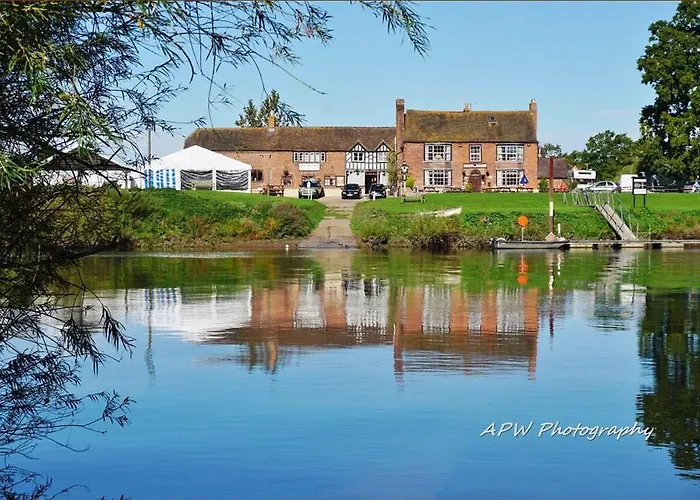 Lower Lode Inn Tewkesbury