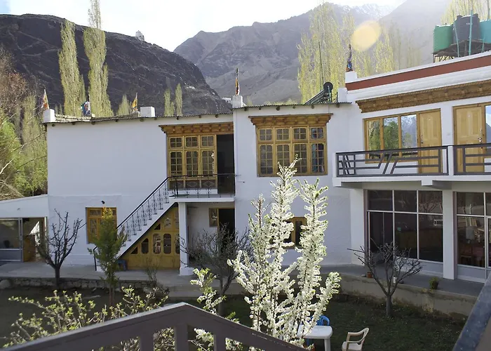 Goba Guest House Hundar