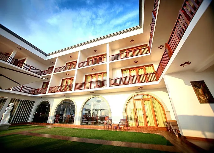 Watergate Resort Unawatuna