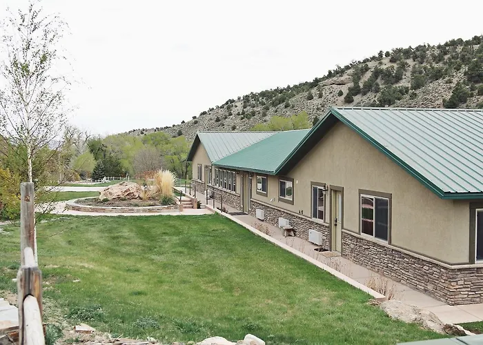 Hidden Canyon Retreat Baker