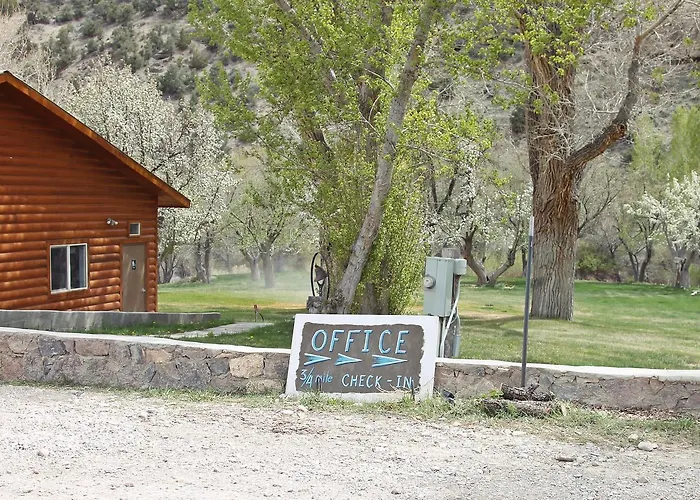 Hidden Canyon Retreat Baker