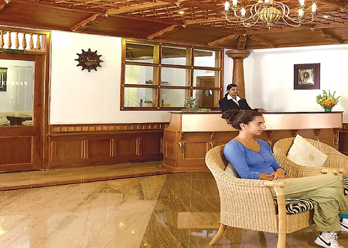 Grand Thekkady Hotel