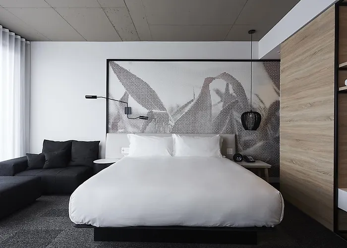 Hotel Escad Quartier Dix30 Brossard
