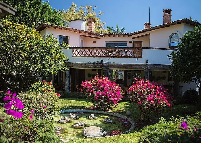 Casa Bugambilia, Un Pequeno Hotel En Tepoztlán