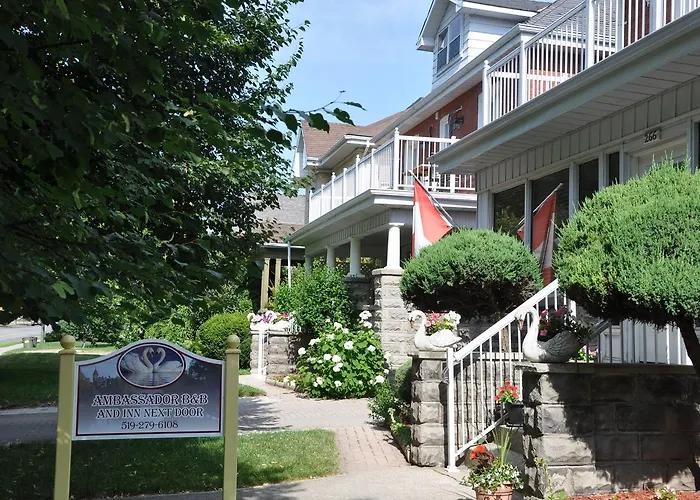 Ambassador'S Inn Next Door Stratford