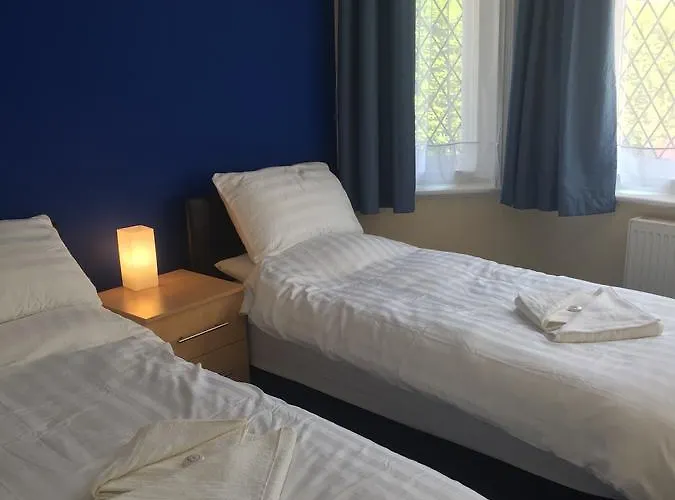 Southend Central Hotel - Close To Beach, City Centre, Train Station & Southend Airport