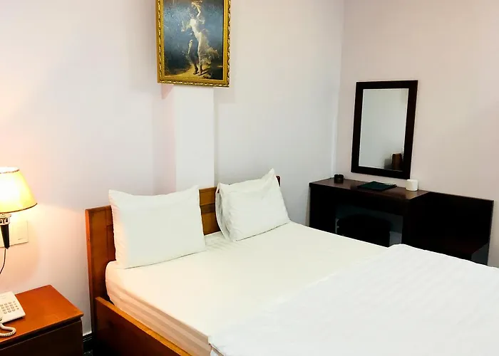 Queen Victoria Hotel TP. Hồ Chí Minh