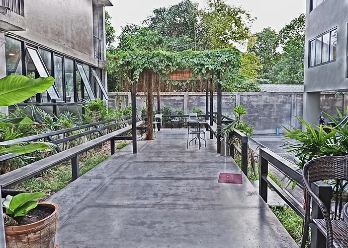 Izen Plus Budget Hotel & Residence Rayong