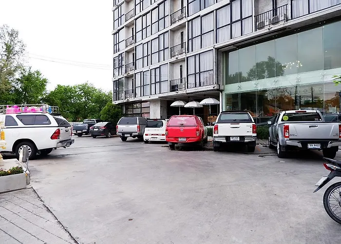 Izen Plus Budget Hotel & Residence Rayong