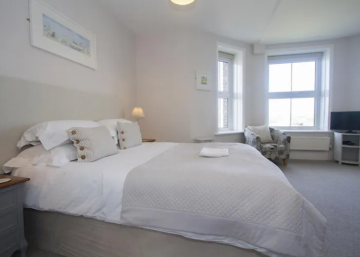 Cliff House Bed & Breakfast Newquay 