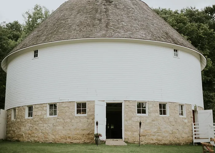 Round Barn Farm B & B Event Center Red Wing