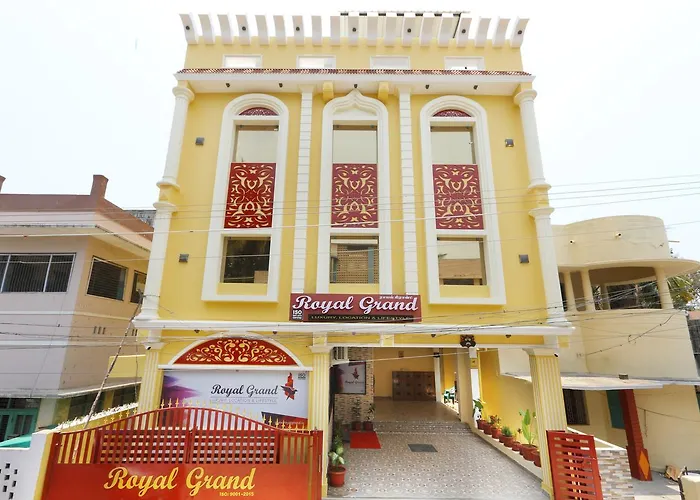 Royal Grand Bed & Breakfast Tambaram