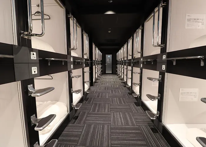 Leo Yu Capsule Hotel Nishifunabashi