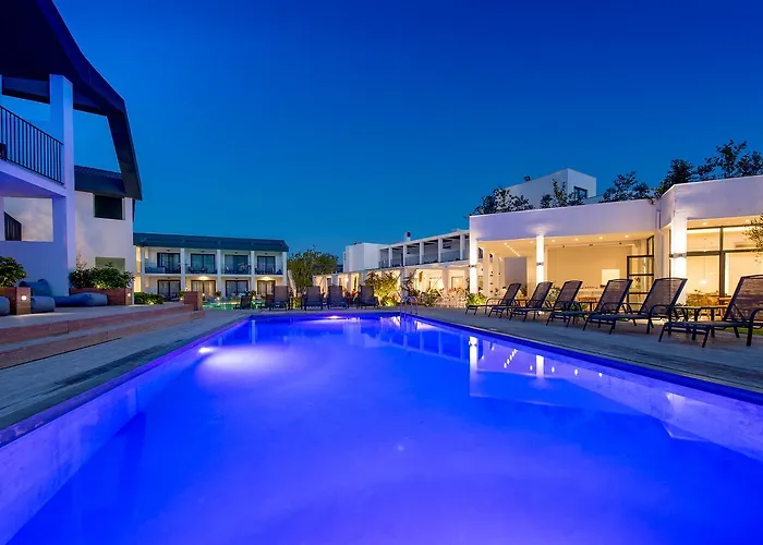 Aqua Bay Hotel Plános