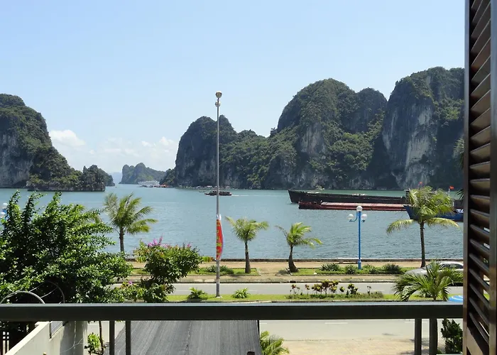 Ha Long Lily Homestay