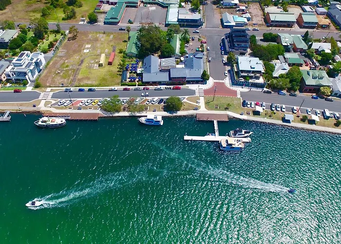 Tea Gardens Hotel