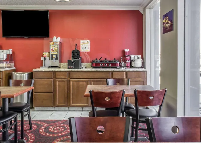 Spencer Inn & Suites