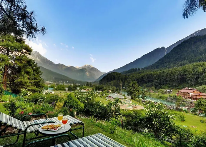 Senator Pine N Peak Hotel Pahalgam