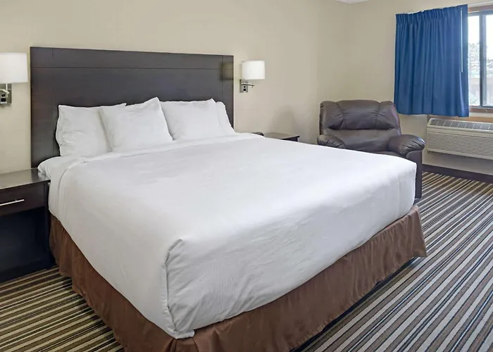 Super 8 By Wyndham Omaha I-80 West Hotel