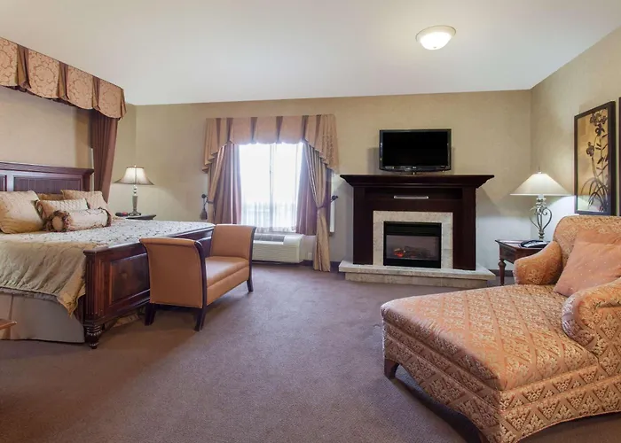 Ramada By Wyndham Camrose Hotel
