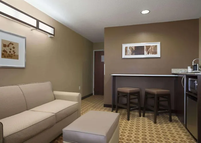 Sonesta Essential Fairmont Hotel