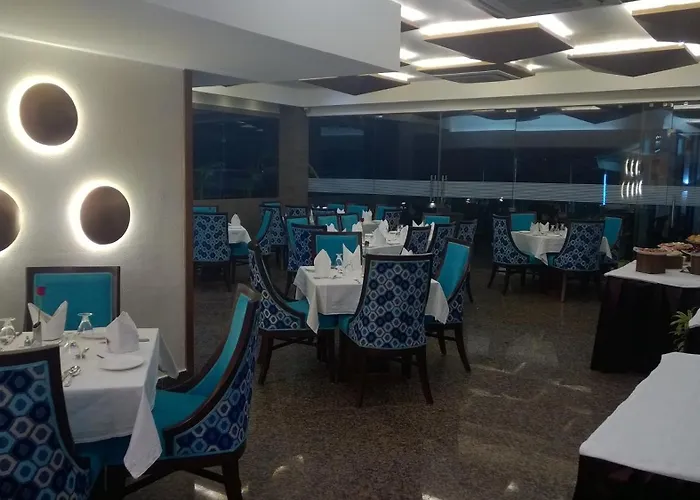 Hotel Seven Hills Tower Agra 