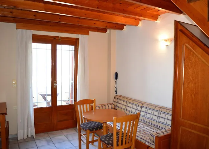 Anemomilos Suites Fira 