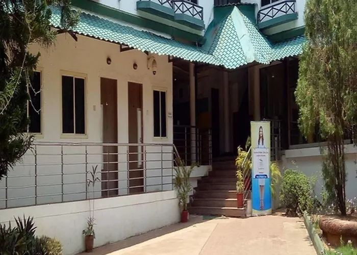 Oyo 47045 Graciano Cottages Colva